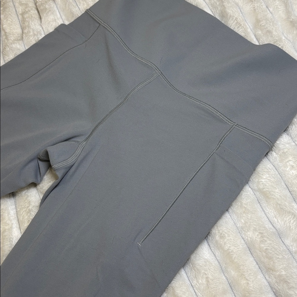Athleta Salutation Stash High Rise 7/8 Legging sz S - Picture 10 of 10